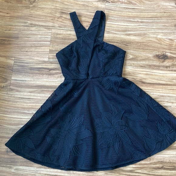 JAYGODFREY Black Floral Appliqué Embroidery Mini A- Line Dress Size 0 - Picture 7 of 9